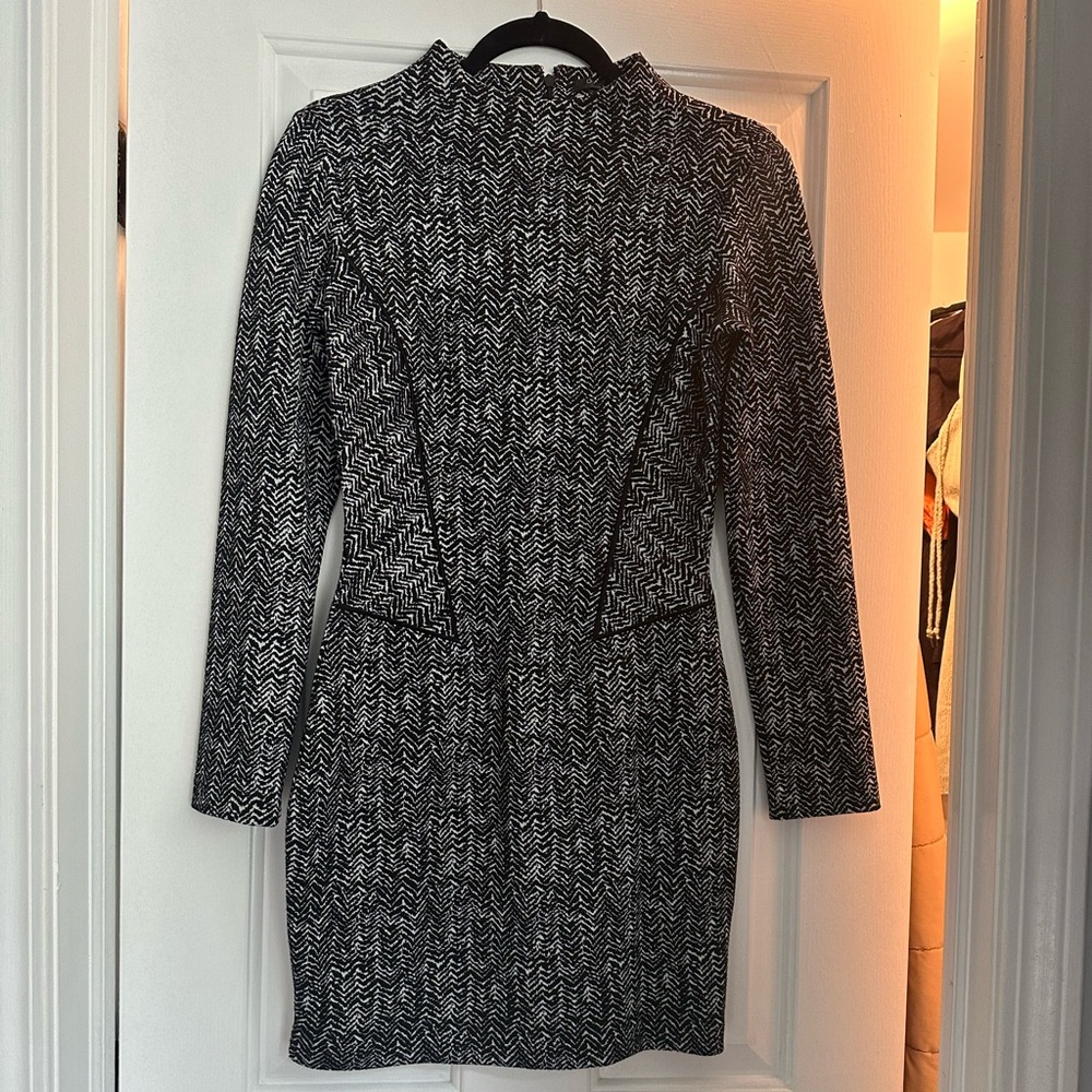 Dynamite Black and White Long Sleeve Dress